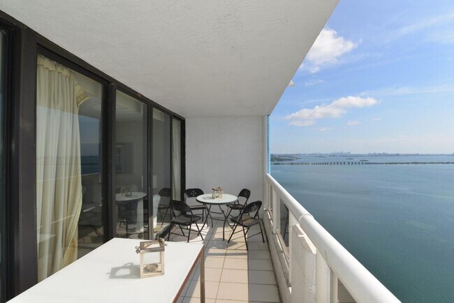 Foto del edificio - 1633 N Bayshore Dr