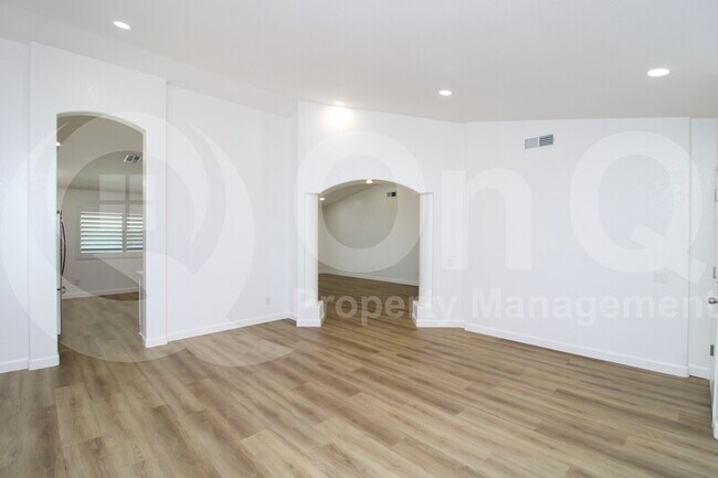 Building Photo - 17460 N 85th Dr