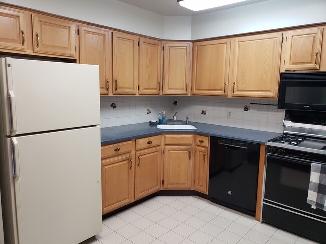 Building Photo - 5102 Austin Ct