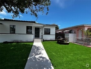 Building Photo - 801 NW 35th Ave
