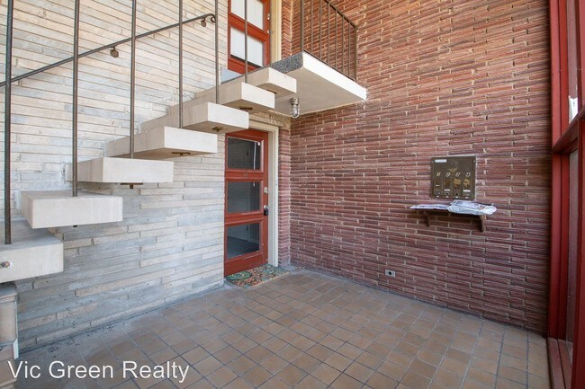 Building Photo - 3080 Southdale Dr