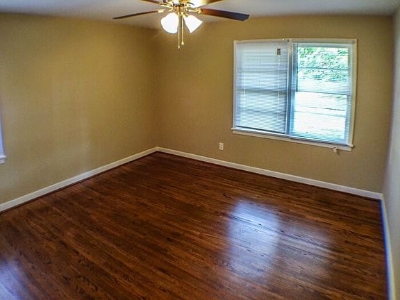 Building Photo - 849 Glen Oak Dr