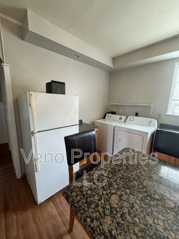 Foto del edificio - 1850 8th Ave