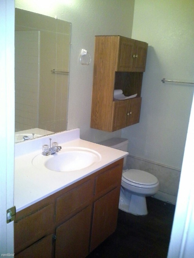Building Photo - 619 E Knoll St