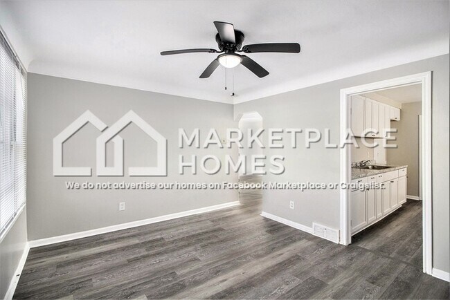 Foto del edificio - 24850 Wilmot Ave