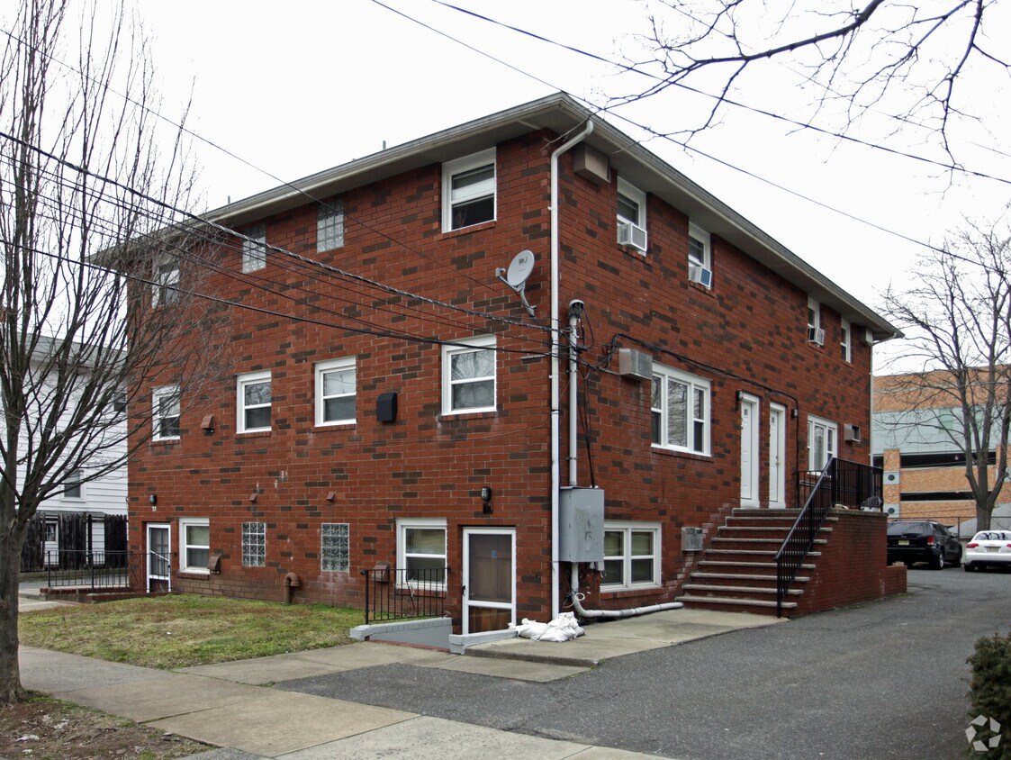 Building Photo - 75 Delafield