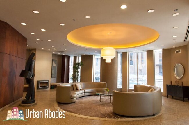 Foto del edificio - 222 N Columbus Dr