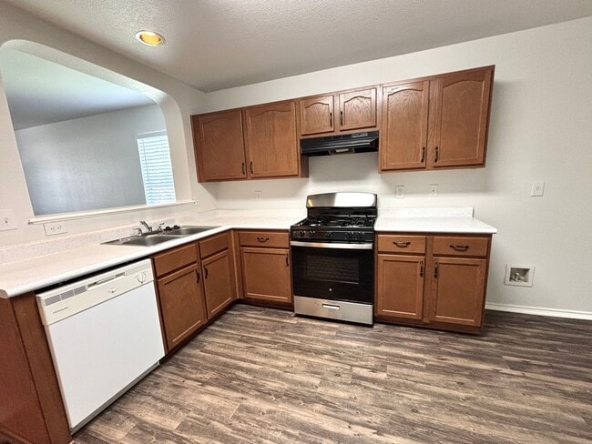 Building Photo - Beautiful two story home located in Horizo...