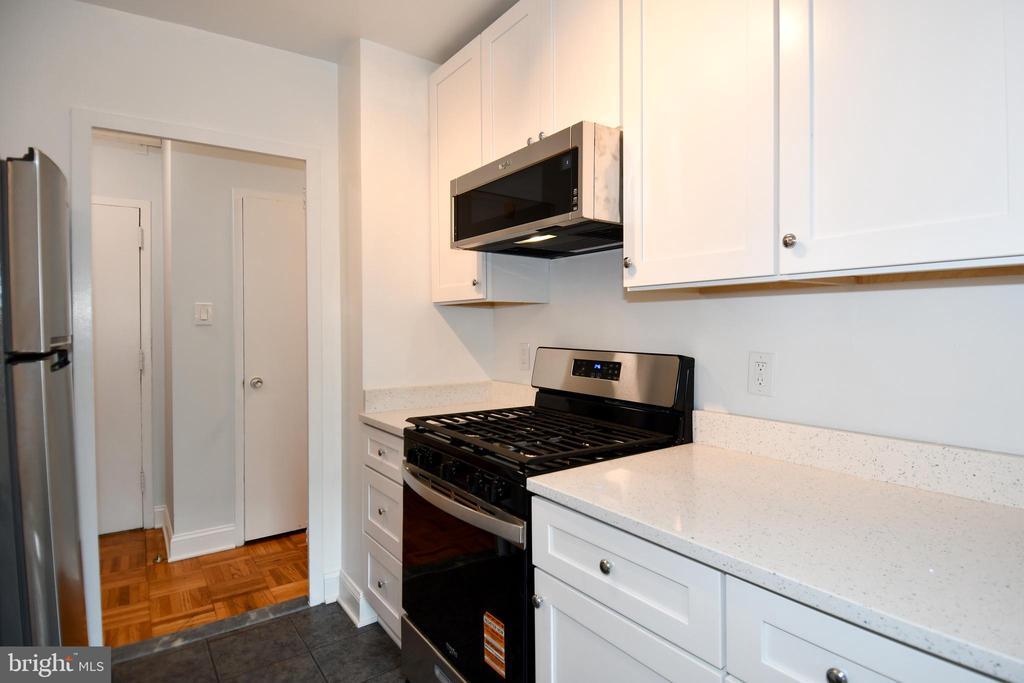 Foto principal - 4000 Tunlaw Rd NW