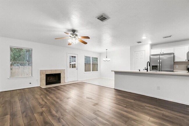 Building Photo - 302 Sentry Maple Pl