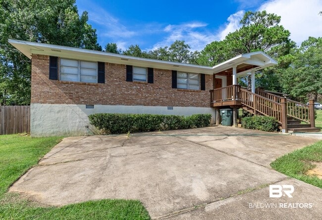Foto del edificio - 7099 Pinehill Rd