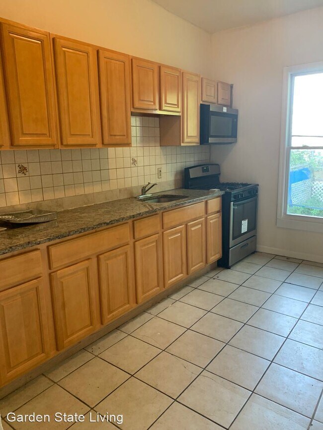 Foto del edificio - 6 br, 2.5 bath House - 184.5 South 6th Street