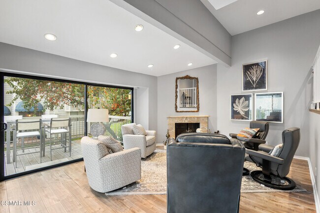 Building Photo - 1224 S Westlake Blvd