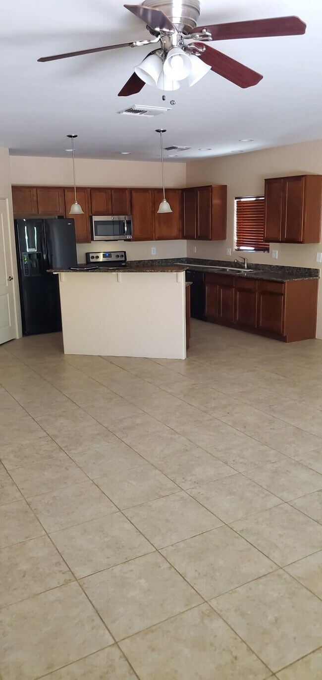 Foto del edificio - 2780 N. Bell Hollow Place