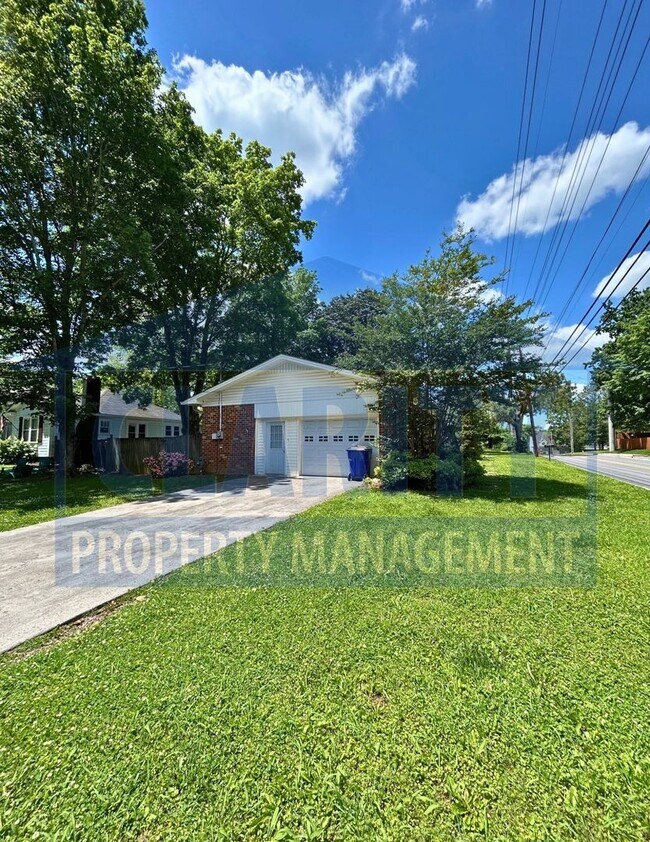 Foto del edificio - 3 bedroom ranch-style home in Downtown Cle...