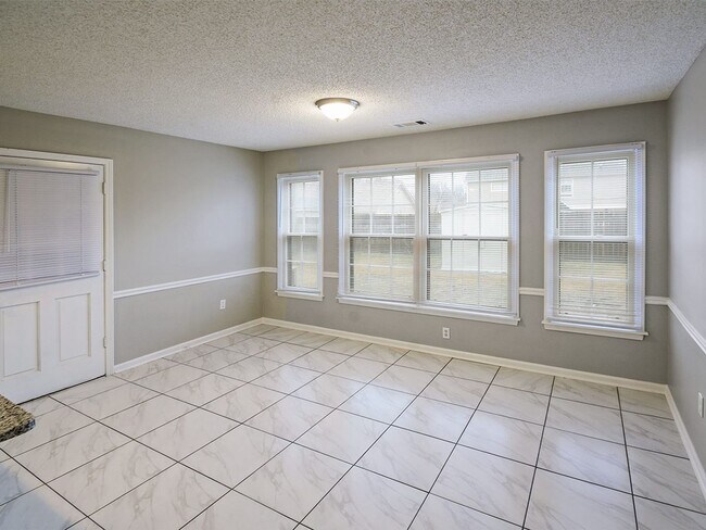 Foto del edificio - 7298 Ashley Oaks Dr