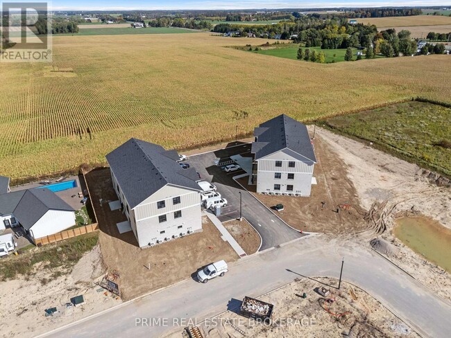 Building Photo - 13 Moonlight Ct