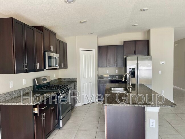 Building Photo - 10321 Scarlet Skimmer Dr