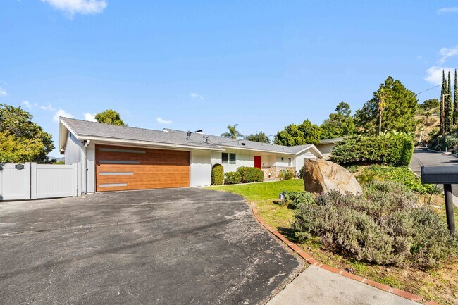 Foto del edificio - 10405 Ditson St