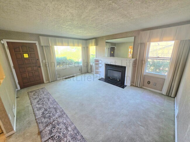 Foto del edificio - 4526 NE 77th Ave