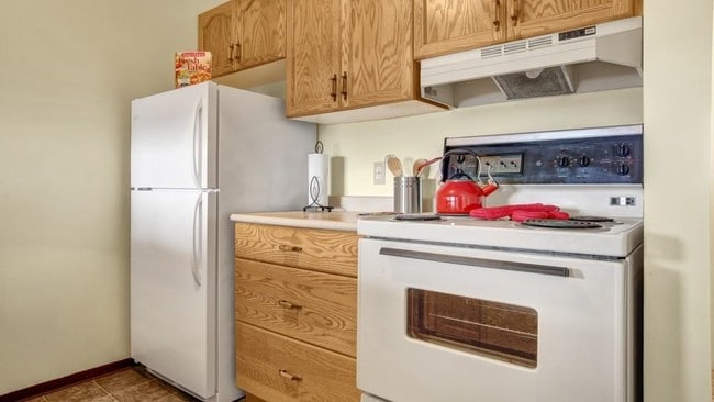 Interior Photo - 33 River Street