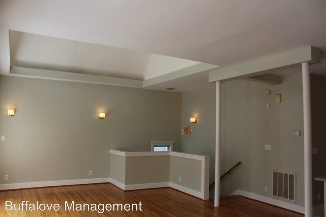 Building Photo - 912 Elmwood Ave