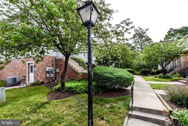 Foto del edificio - 15043 Cherrywood Dr