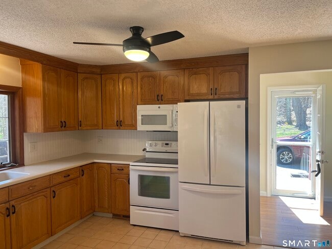 Building Photo - 2101 Scott Rd