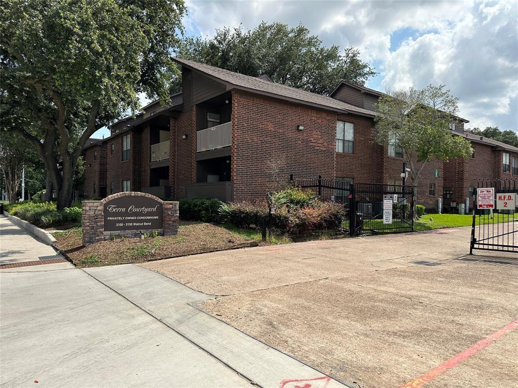 Foto principal - 3150 Walnut Bend Ln