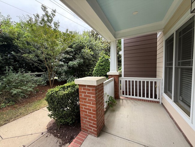 Foto del edificio - Charming 2BD, 2.5BA Apex Townhome in a Pri...