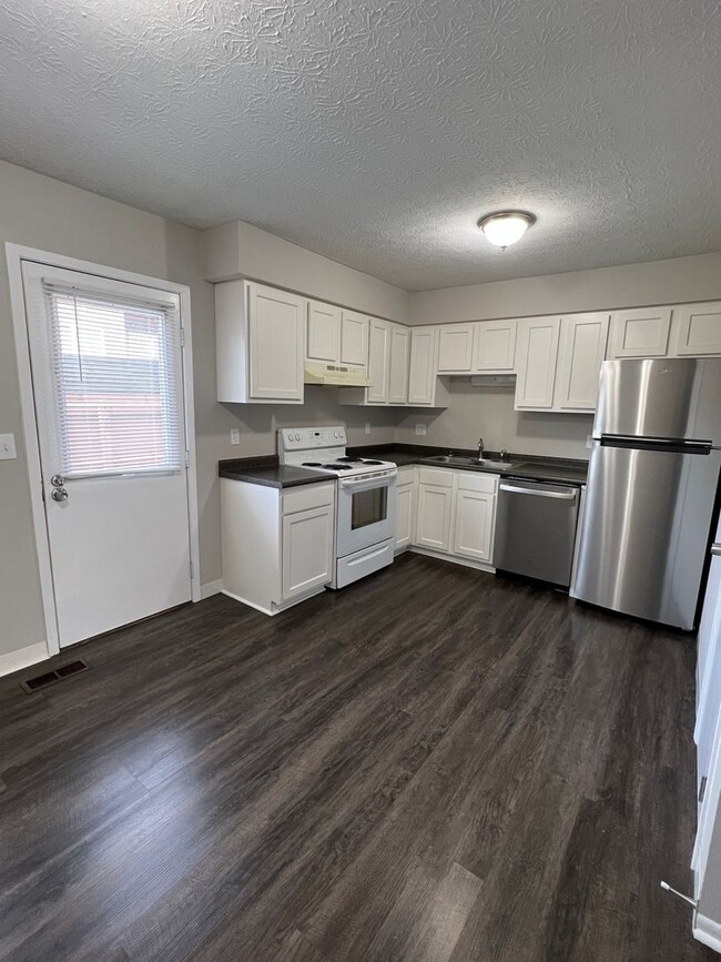 Building Photo - 5340 Shiloh Dr