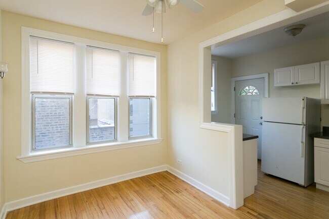 Foto del edificio - 559 W Aldine Ave