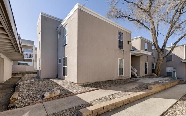 Building Photo - 3140 Van Teylingen Dr