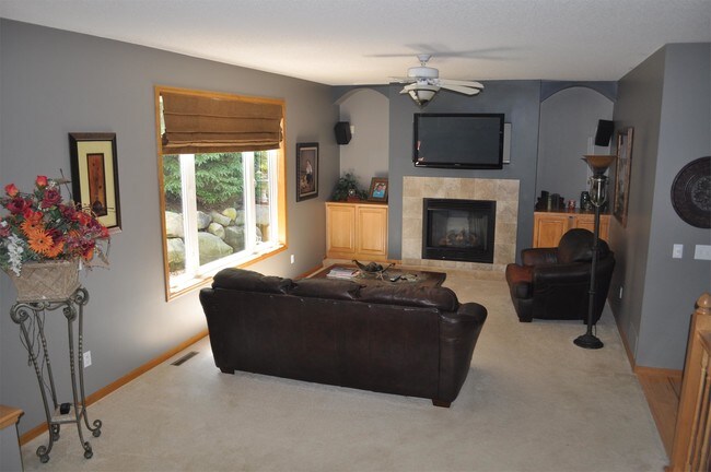 Building Photo - 16656 Jackdaw Path