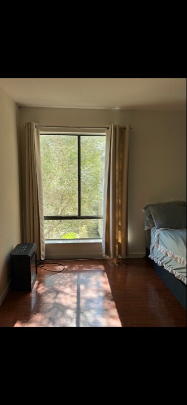 Foto del edificio - 460 N Civic Dr