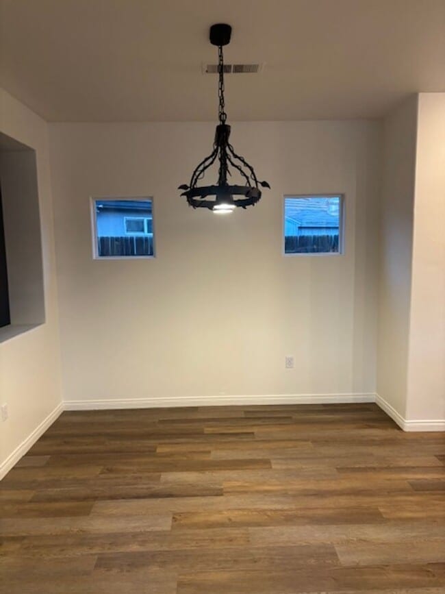 Building Photo - Move-In Ready 3 Bedroom Home with Pool in Rosedale