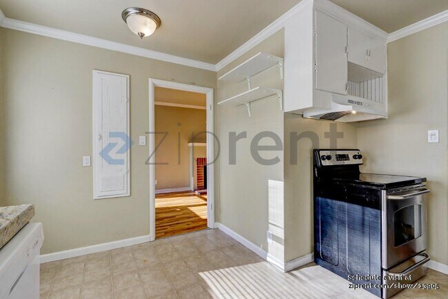 Foto del edificio - 15146 Herring Ave