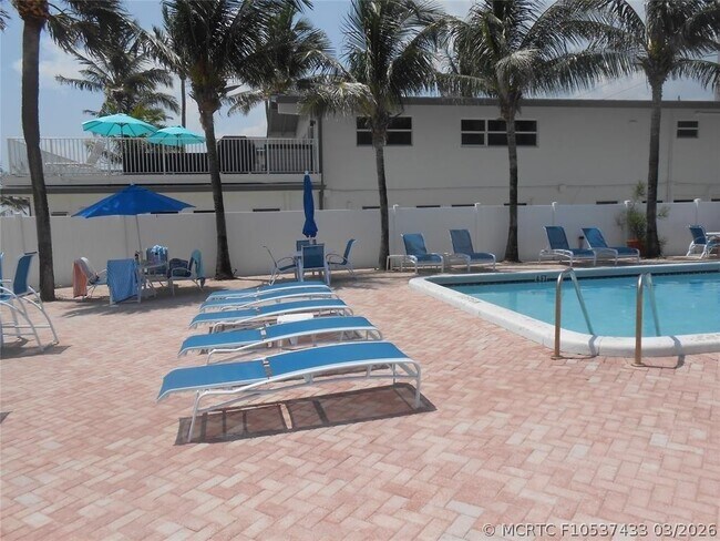 Foto del edificio - 4540 N Ocean Dr