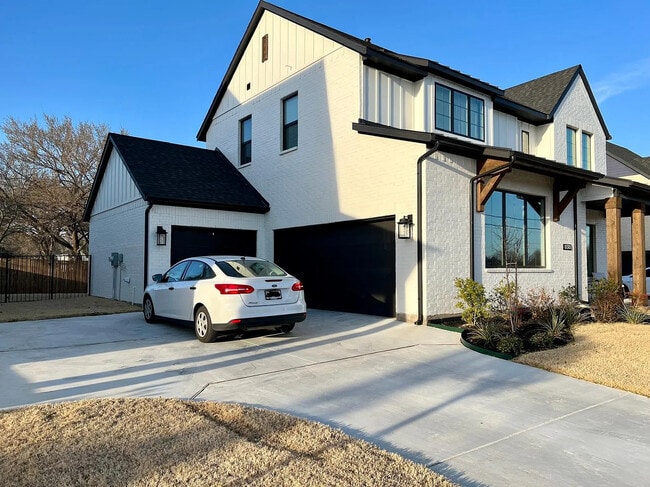 Building Photo - 8313 Sayers Ln