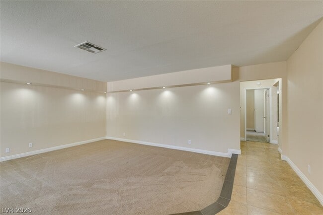 Foto del edificio - 3221 E Rochelle Ave