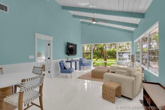 Building Photo - 320 S Ocean Blvd