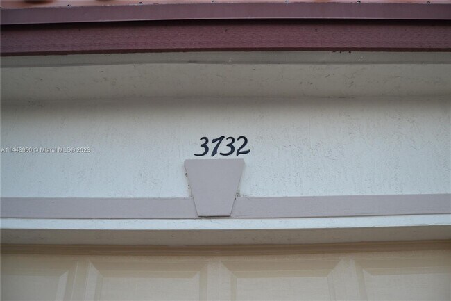 Building Photo - 3732 SE 2nd St