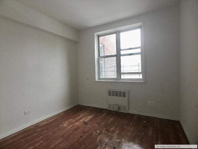 Foto del edificio - 3555 Oxford Ave