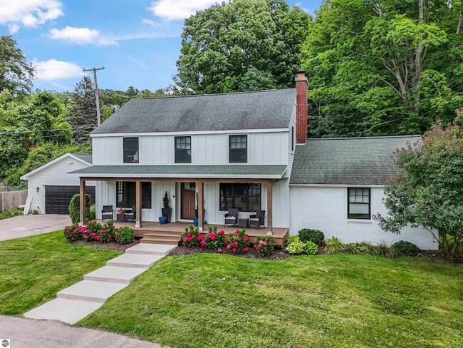 Foto del edificio - 7320 Peninsula Dr