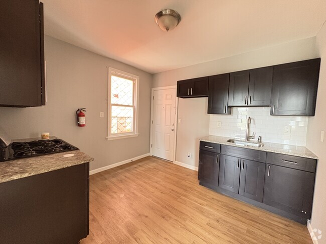 Building Photo - 147 Inslee Pl