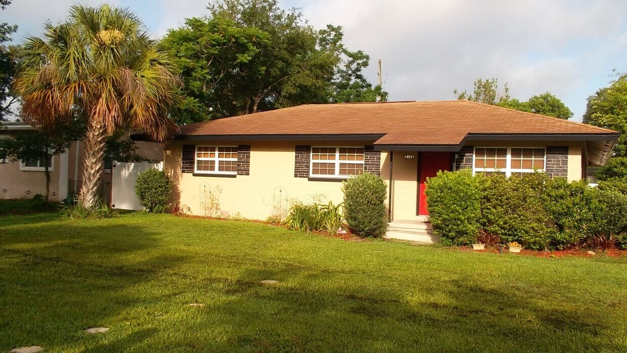 Foto principal - Charming Home With Many Upgrades