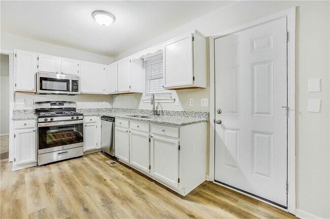 Building Photo - 142 Nottingham Dr