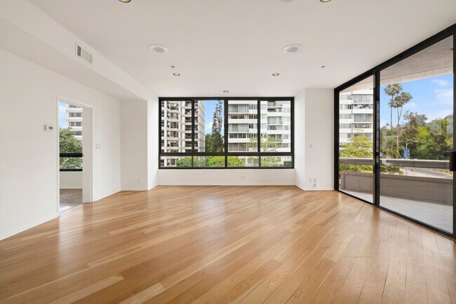 Building Photo - 10430 Wilshire Blvd