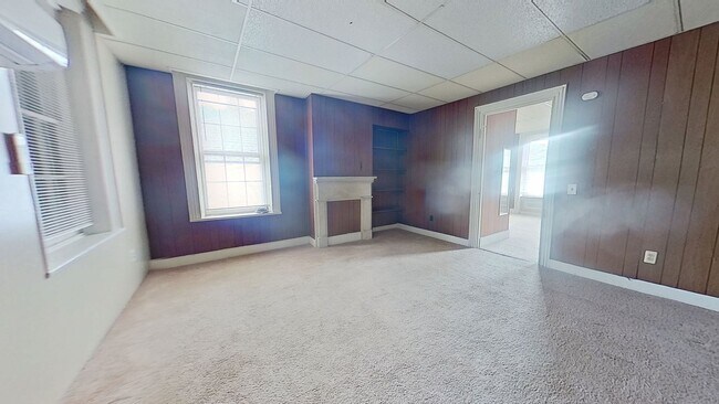 Building Photo - Charming Second-Floor Living