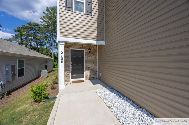 Foto del edificio - FOUR BEDROOM HOME IN COLUMBIA'S BOWDEN VILLAGE